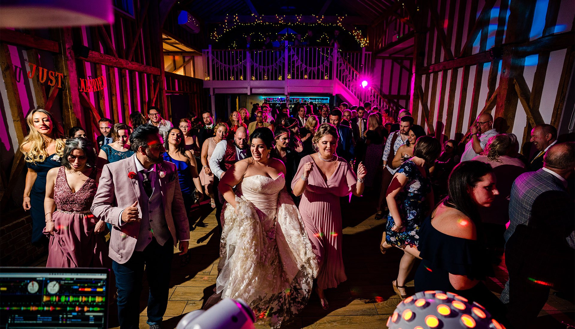 How does the evening wedding entertainment run at Milling Barn?